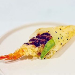 T008 - Temaki ebi ed avocado 