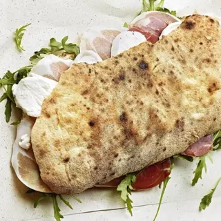Ciabatta: prosciutto cotto, carciofi, insalata
