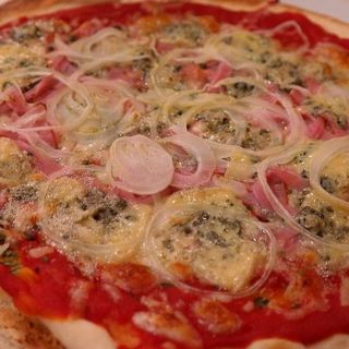 pizza cipolla gorgonzola