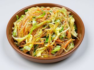 Spaghetti di soia con verdura