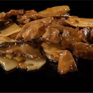 141. Vitello funghi e bambù