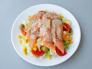 14. Insalata salmone