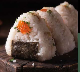 Onigiri salmone