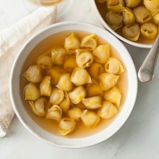 Tortellini fatti in casa in brodo 