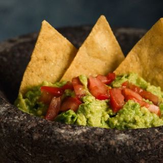 NACHOS &GUACAMOLE 