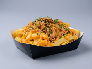 Patatine fritte con bacon croccante, provola e salsa barbecue media