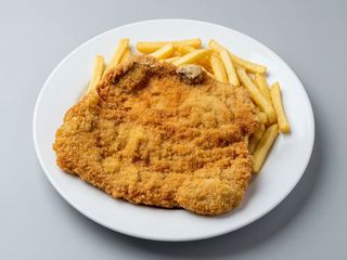Cotoletta alla milanese con patatine