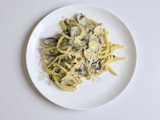SCIALATIELLO VONGOLE ZUCCHINE E PARMIGIANO