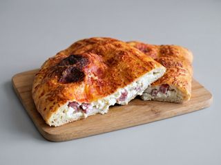 Calzone ricotta e salame