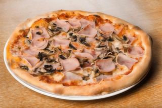 Prosciutto e funghi