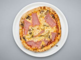 Pizza prosciutto e funghi