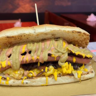 Hot dog americano con uovo 