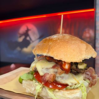 Panino con hamburger di bufalina