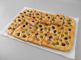 Focaccia casareccia con olive