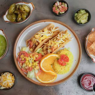 Tacos de verduras y queso