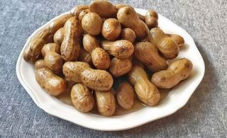 42. Arachidi bolliti alle cinque spezie