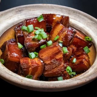 130. Pancetta di maiale brasata