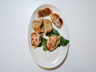 5. Ravioli di carne alla griglia 6 pezzi锅贴