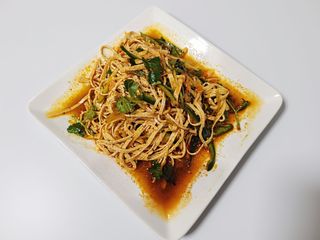 45. Insalata di tofu essiccato拌干豆腐丝