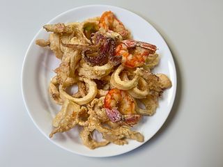 Fritto di gamberi e calamari