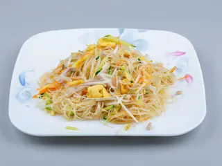 Spaghetti di grano alle verdure