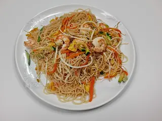 Spaghetti di riso ai gamberi