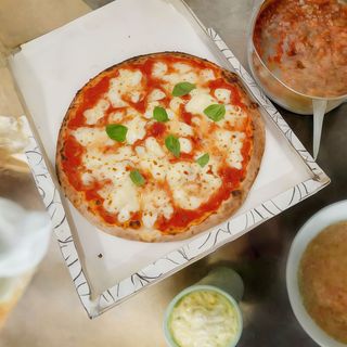 Baby pizza Margherita