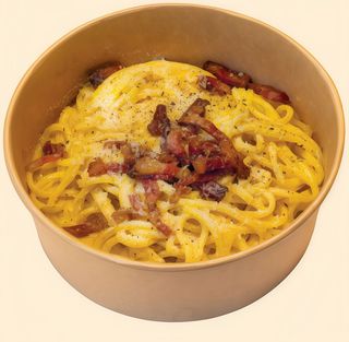 4. Spaghettoni alla carbonara