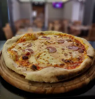 ● Pizza Provolona
