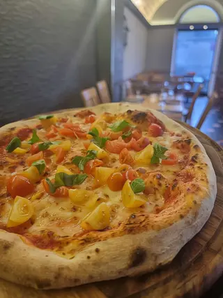 ● Pizza Primavera
