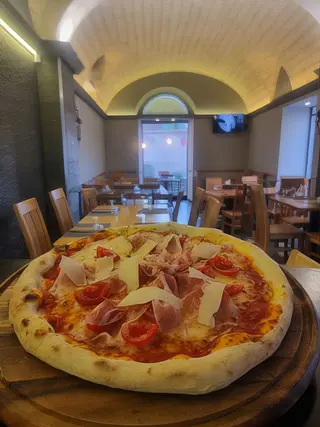 ● Pizza Fresca