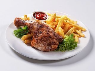 piatto con cosce di pollo