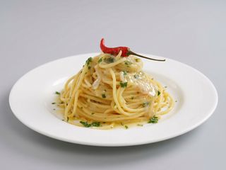 Spaghetti aglio olio e peperoncino 