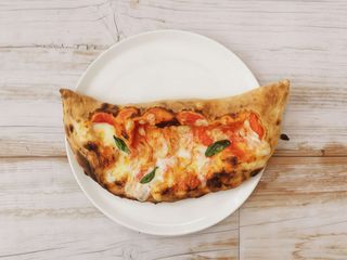 Calzone napoletano