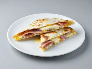Piadina con prosciutto cotto e fontina