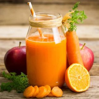 Centrifuga carota, mela, finocchio e zenzero