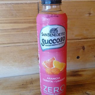 Succoso arancia carota limone