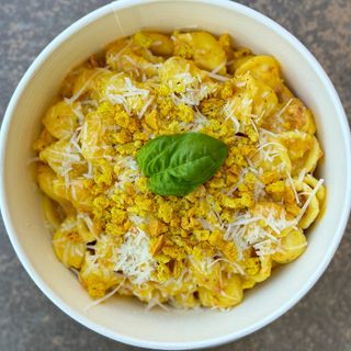 Orecchiette crema di peperoni e salsiccia