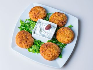 Kolokithokeftedes Polpette fresche di zucchine e feta