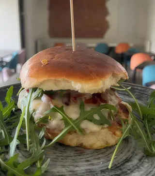 Lo smoked burger