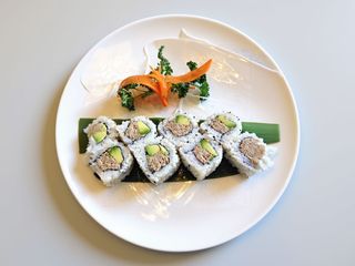 81 Maguro cotto uramaki