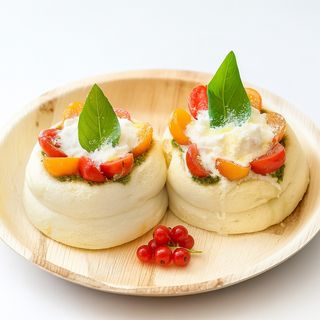 Panfuwa Stracciatella, pesto e pomodorini