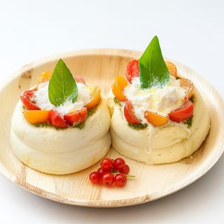 Panfuwa Stracciatella, pesto e pomodorini