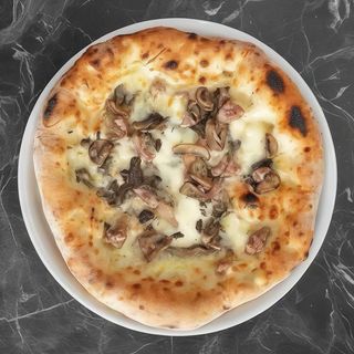 Pizza funghi, salsiccia e tartufo