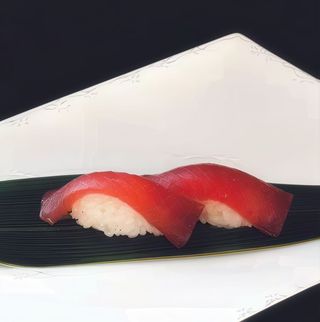 84 Nigiri tonno