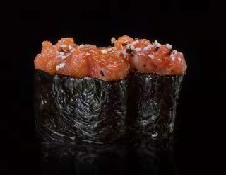 58 Gunkan spicy tuna