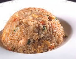 162 Riso saltato con gamberi, verdure e uova