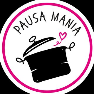 KETO Spaghetti di Konjac Saltati con Salmone, Verdure, Uova del Contadino, Avocado e Arachidi