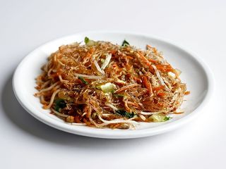 Spaghetti di soia con verdure