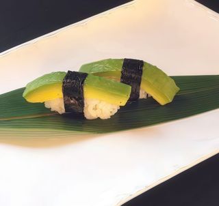 87 Nigiri avocado
